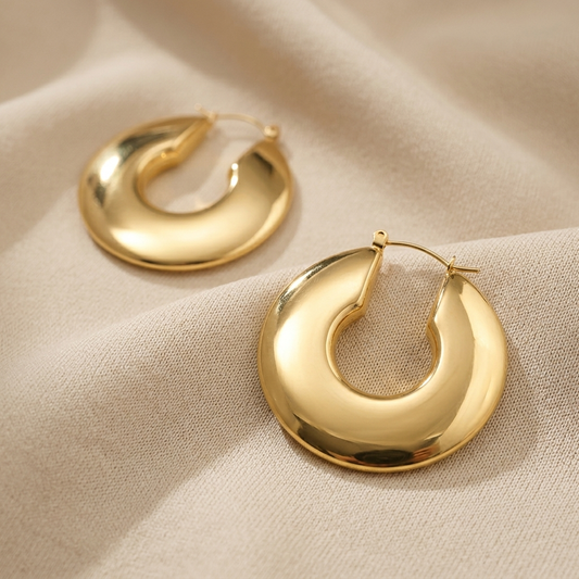 The Best Statement Earrings for Women Over 40 (That Actually Look Luxurious)