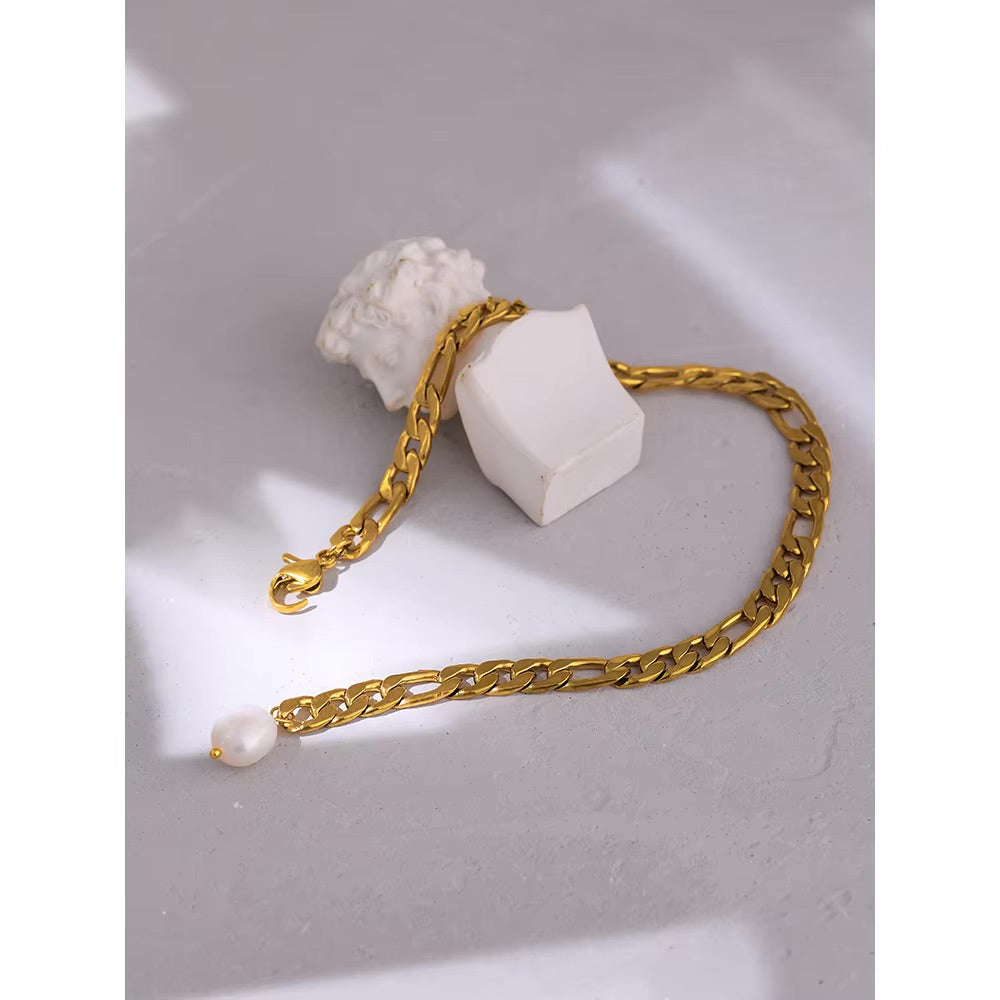 Power in Pearls Anklet - 18K Gold Plated Gold Anklet for Women | ENNVY