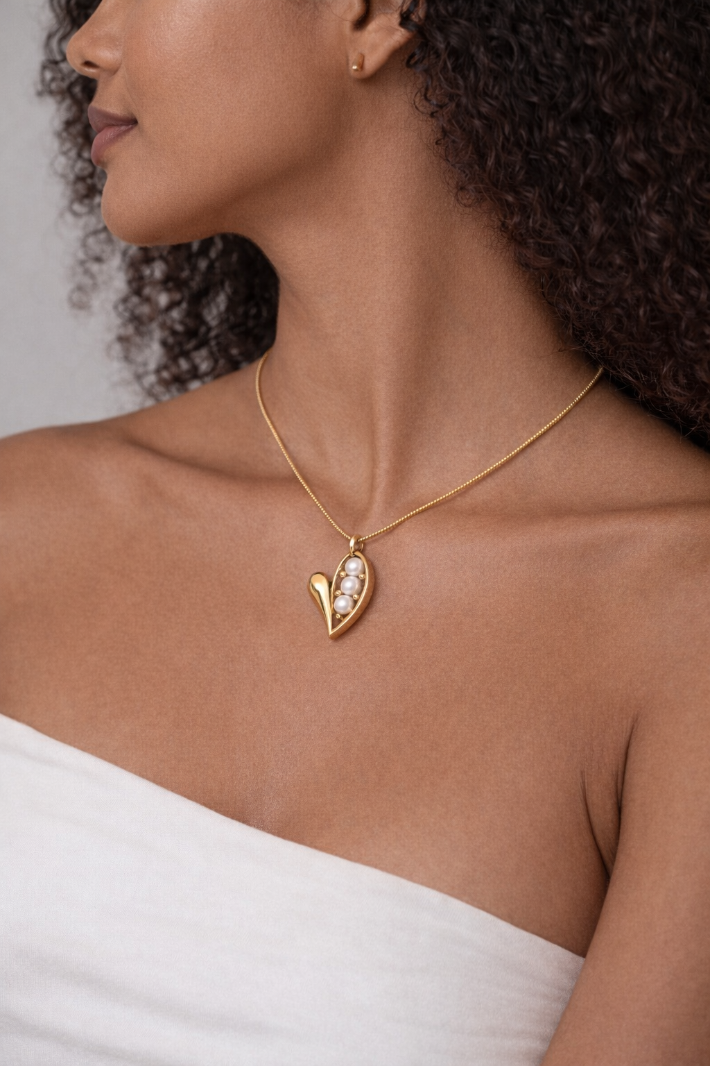 Imperfect Pearls Necklace