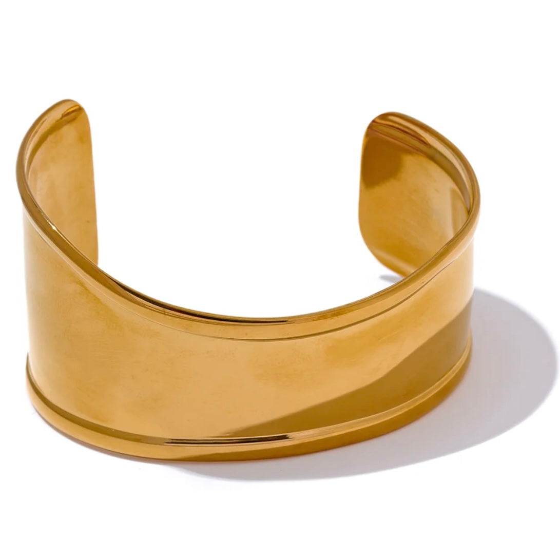 Zara Cuff Bracelet - 18K Gold Plated Cuff Bracelet for Women | ENNVY