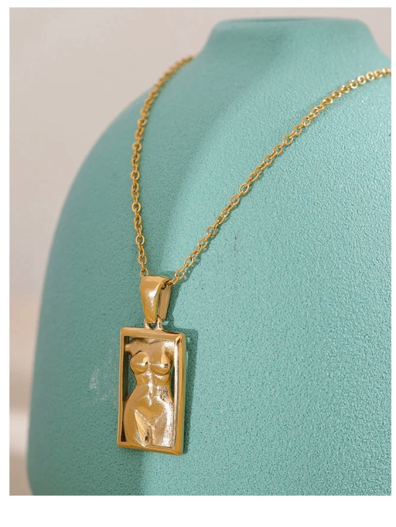 Zuri Sculpture Necklace - 18K Gold Plated Necklace for Women | ENNVY