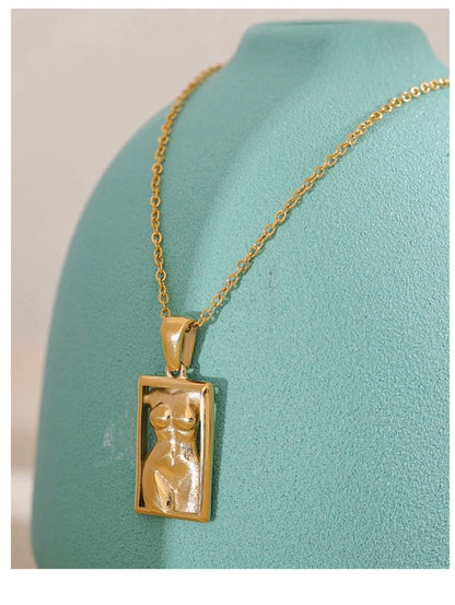 Zuri Sculpture Necklace - 18K Gold Plated Necklace for Women | ENNVY