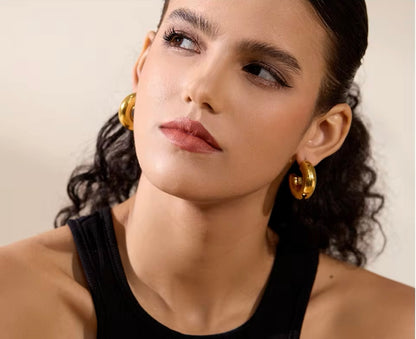 Noa Huggie Hoops - 18K Gold Plated Huggie Hoop Earrings for Women | ENNVY