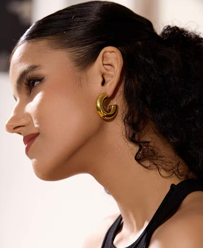 Noa Huggie Hoops - 18K Gold Plated Huggie Hoop Earrings for Women | ENNVY