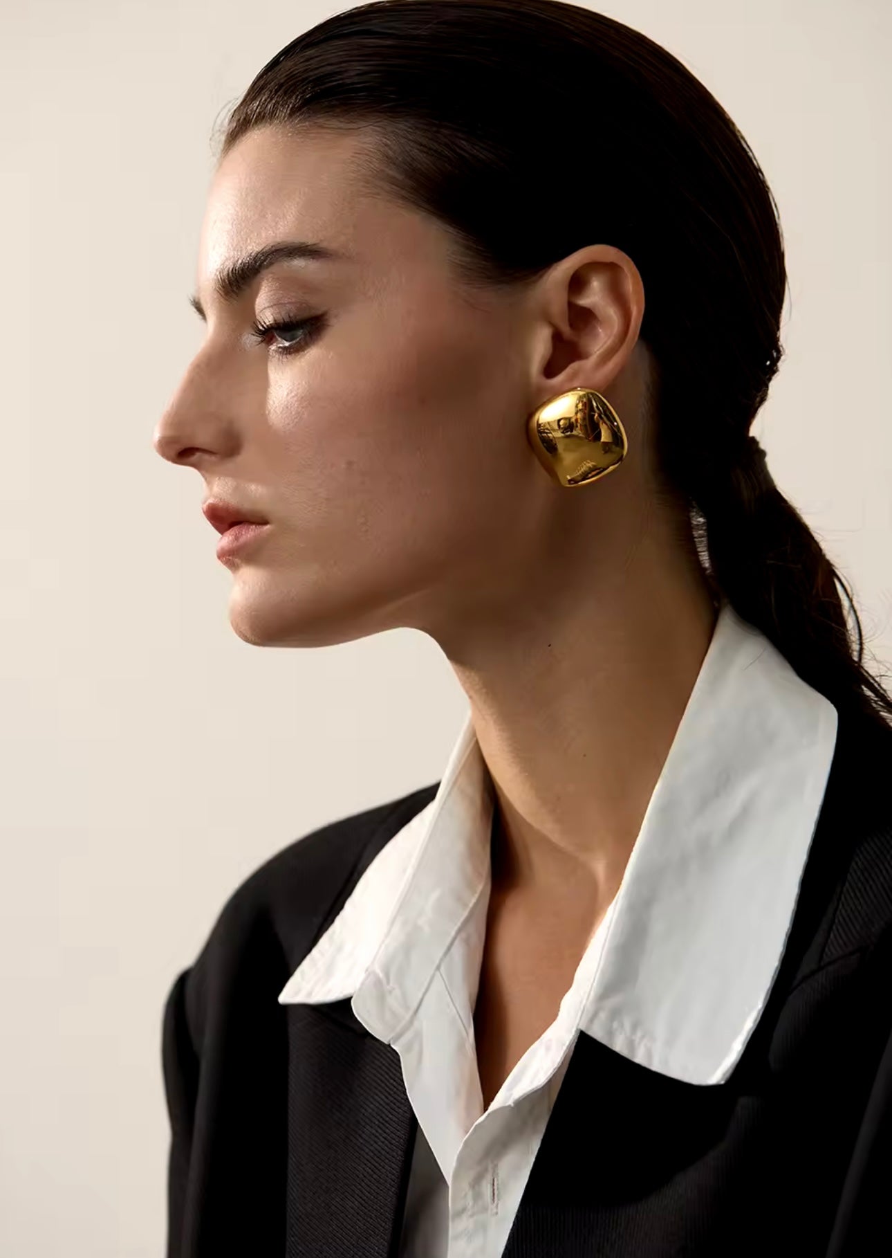 Demi Noir Studs