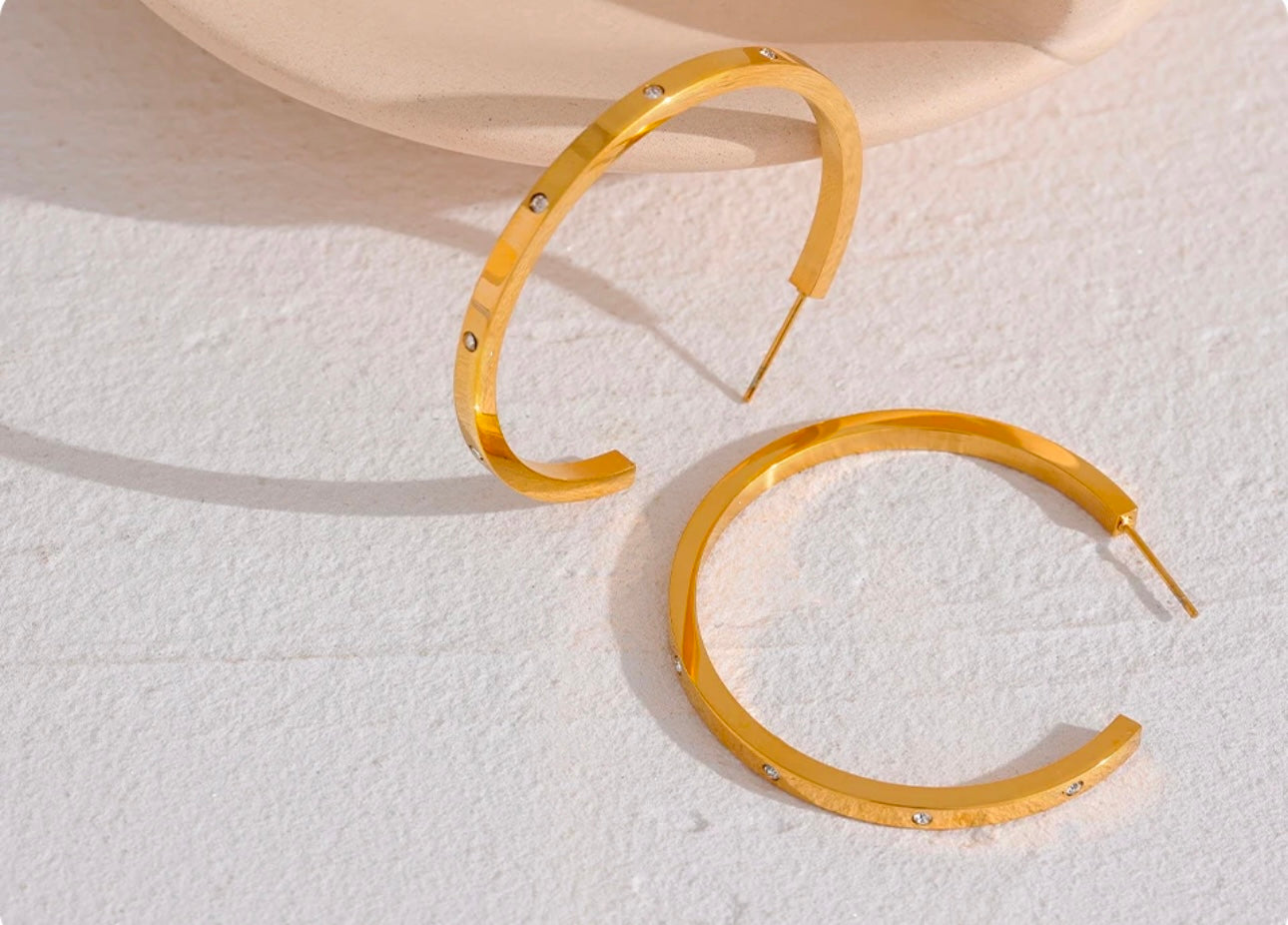 Zyra Hoops - 18K Gold Plated Hoop Earrings for Women | ENNVY