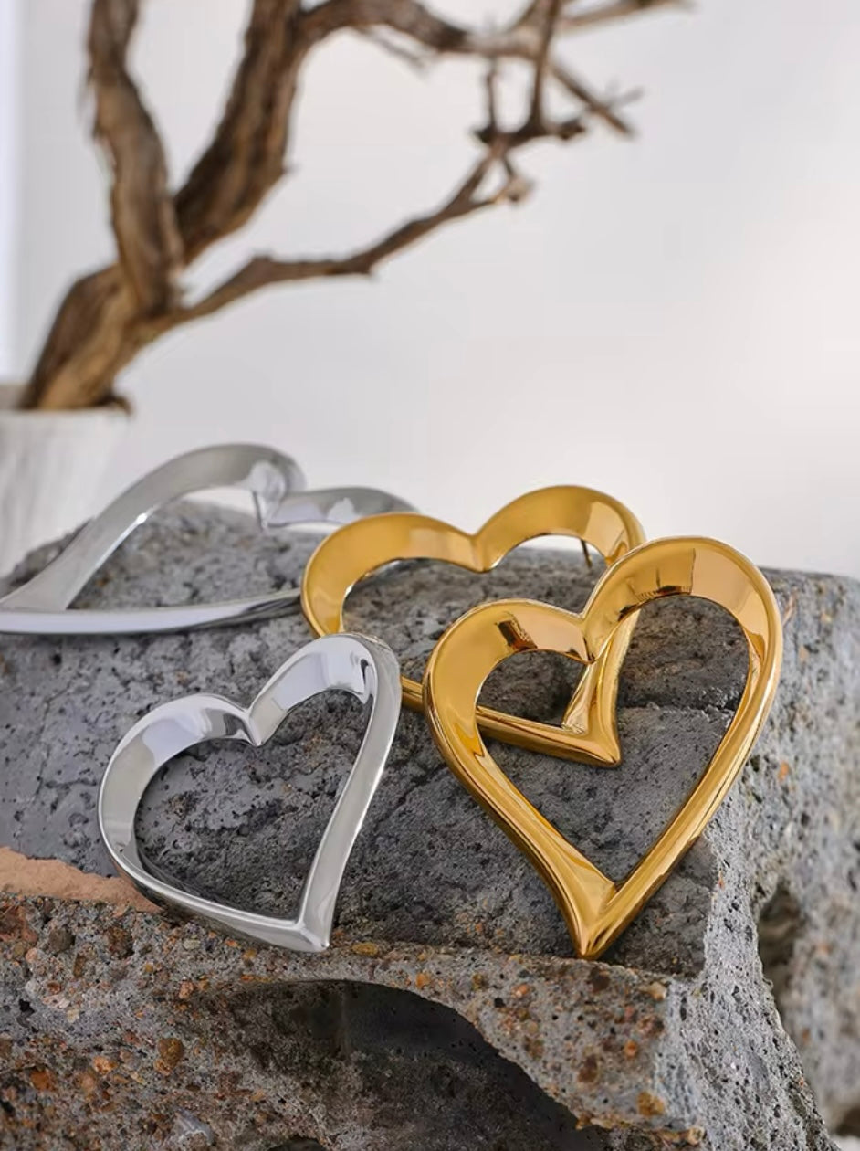 The Sculpted Love Studs - 18K Gold Plated Stud Earrings for Women | ENNVY