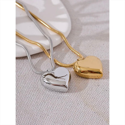 Love Me Necklace - 18K Gold Plated Necklace for Women | ENNVY