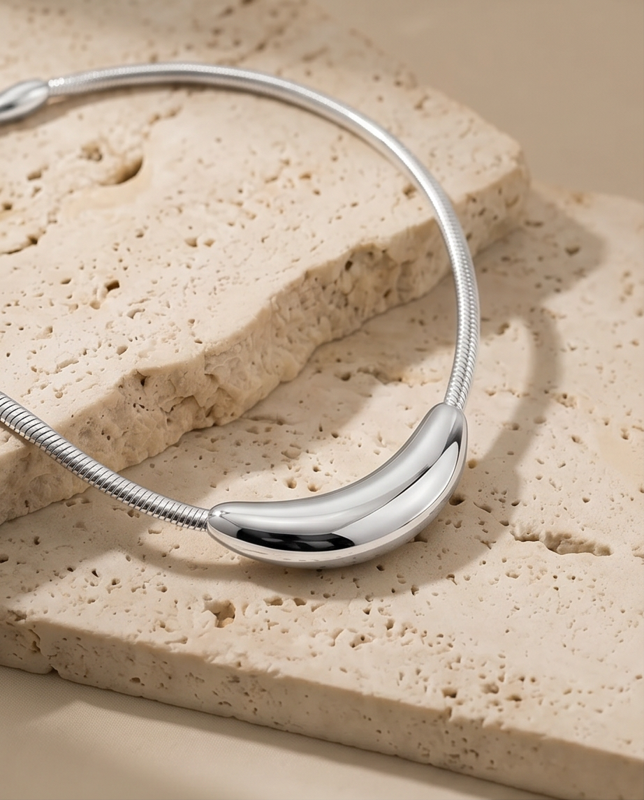 Bold Collar