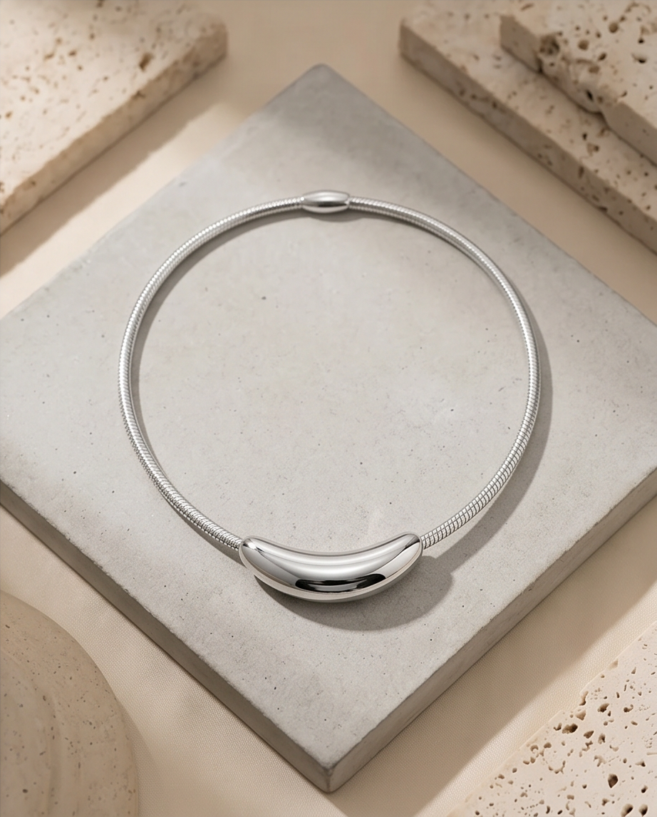 Bold Collar