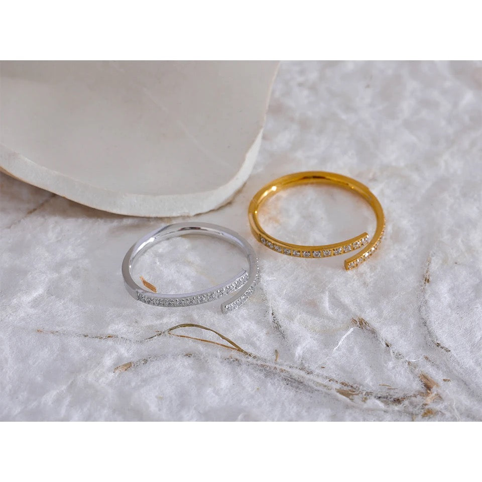Simply Flawless Ring - 18K Gold Plated Statement Ring for Women | ENNVY