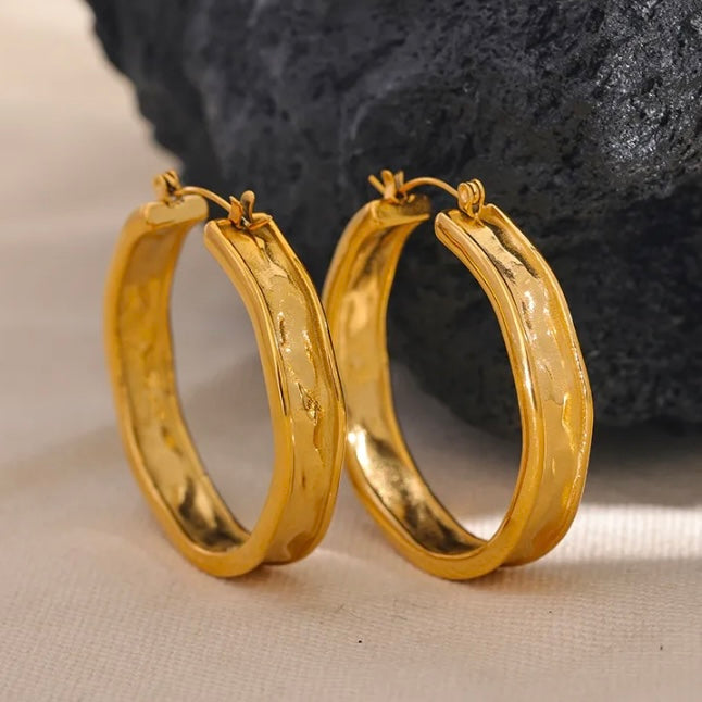 Nia Hoops