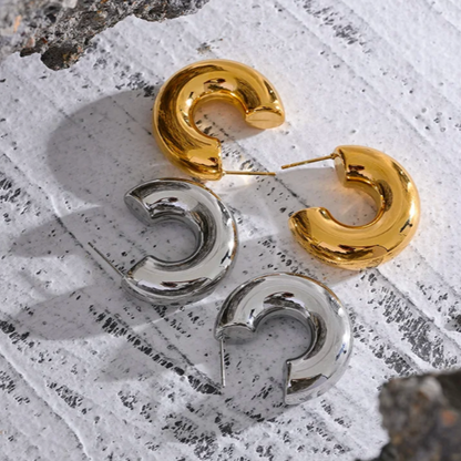 Noa Huggie Hoops - 18K Gold Plated Huggie Hoop Earrings for Women | ENNVY