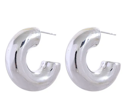 Noa Huggie Hoops - 18K Gold Plated Huggie Hoop Earrings for Women | ENNVY