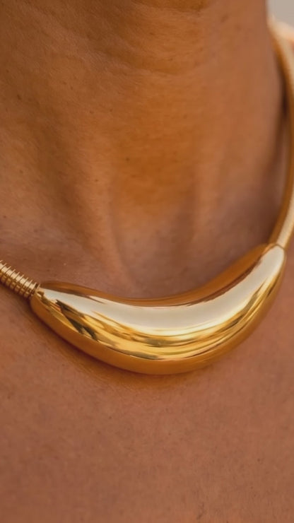 Bold Collar